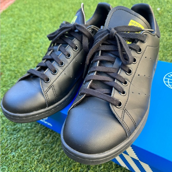 Adidas ‘Stan Smith’. Size 7.5 M - Picture 5 of 7